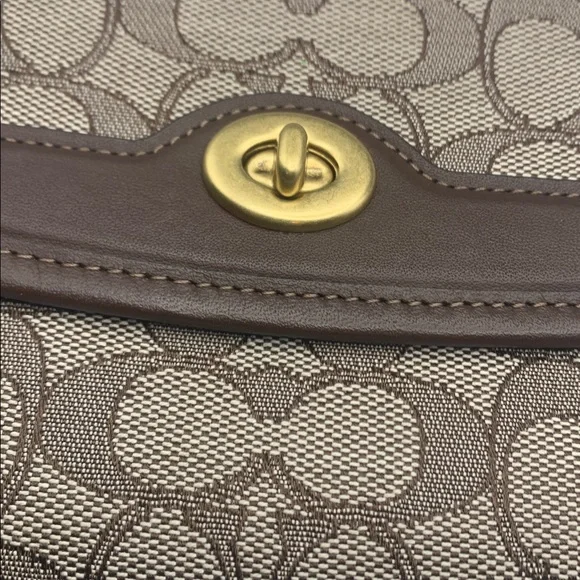 Coach Tan and Brown Signature Shoulder Bag - Picture 5 of 9